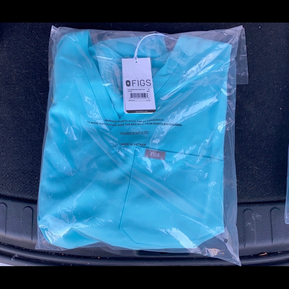 Figs neon blue